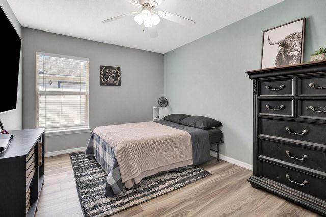 32917 FOREST AVENUE, Leesburg, FL 34788