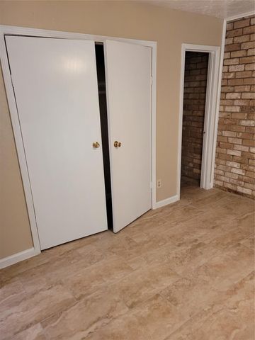 12123 Sharpview Drive, Houston, TX 77072
