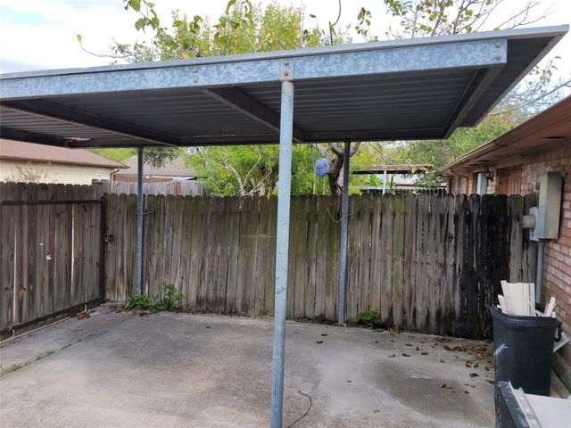 12123 Sharpview Drive, Houston, TX 77072