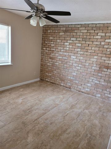 12123 Sharpview Drive, Houston, TX 77072