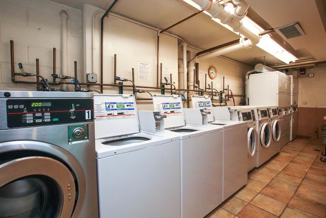 1339 N Dearborn Street 4A, Chicago, IL 60610