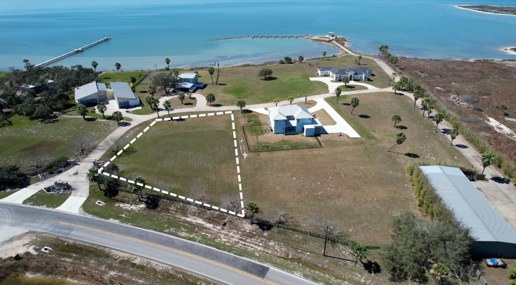 102 Redfish Point Dr, Rockport, TX 78382 — photo 3