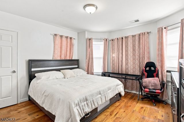 220 Murray St, Elizabeth City, NJ 07202