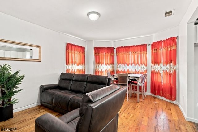 220 Murray St, Elizabeth City, NJ 07202