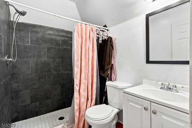 220 Murray St, Elizabeth City, NJ 07202