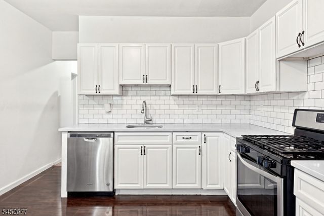 220 Murray St, Elizabeth City, NJ 07202