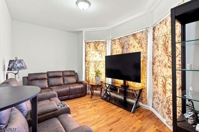 220 Murray St, Elizabeth City, NJ 07202