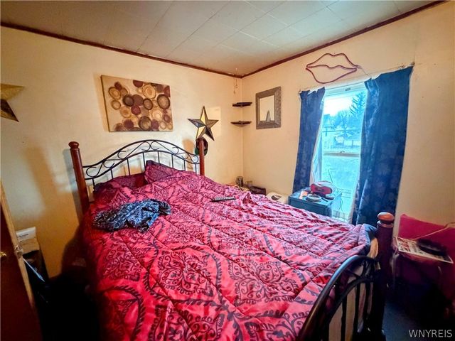 1824 Pierce Avenue, Niagara Falls, NY 14301
