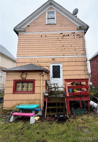 1824 Pierce Avenue, Niagara Falls, NY 14301