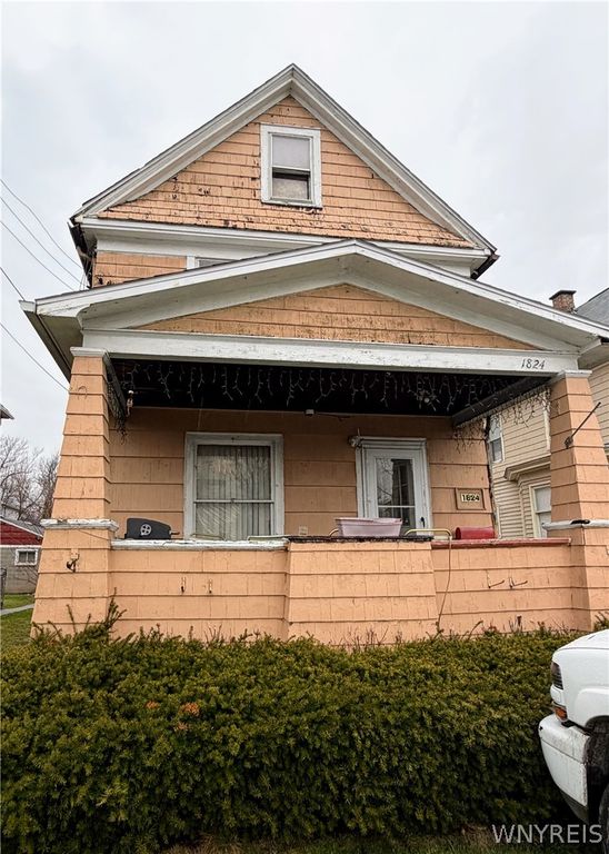 1824 Pierce Avenue, Niagara Falls, NY 14301