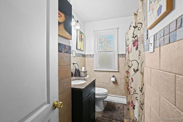 2490 Applewood Avenue, Lincoln Park, MI 48146