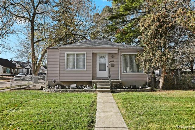 2490 Applewood Avenue, Lincoln Park, MI 48146