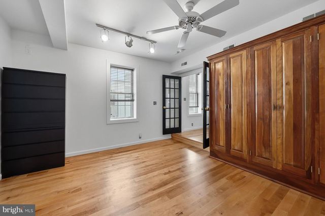 831 S MILTON AVE S, Baltimore, MD 21224