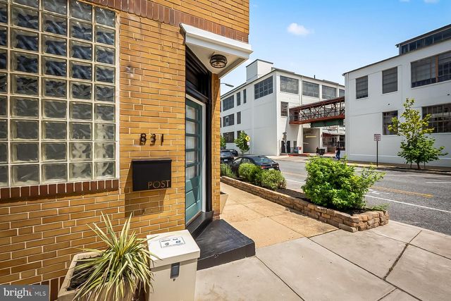 831 S MILTON AVE S, Baltimore, MD 21224