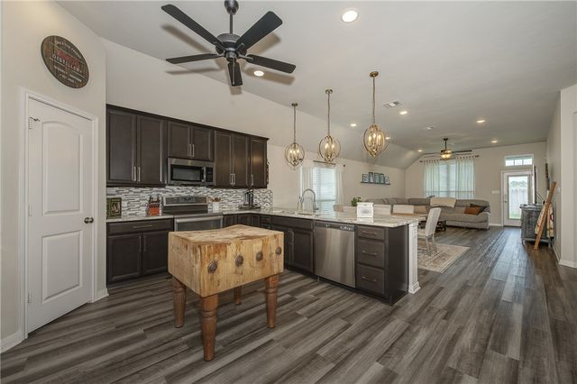2078 Viva Road, Bryan, TX 77807