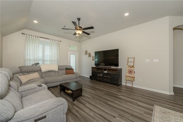 2078 Viva Road, Bryan, TX 77807