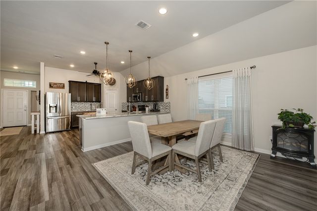 2078 Viva Road, Bryan, TX 77807