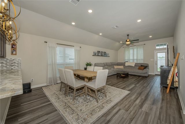 2078 Viva Road, Bryan, TX 77807
