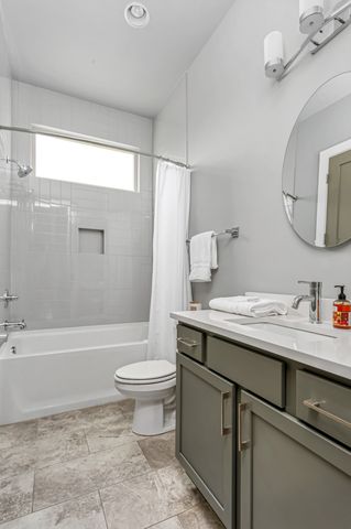 960 Youngs Ln, Nashville, TN 37207