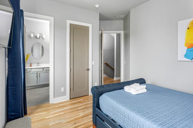 960 Youngs Ln, Nashville, TN 37207