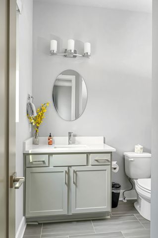 960 Youngs Ln, Nashville, TN 37207