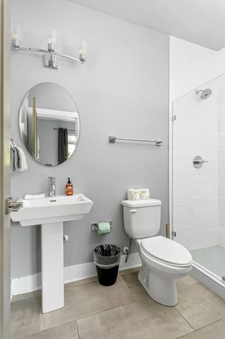 960 Youngs Ln, Nashville, TN 37207