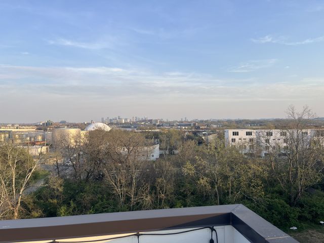 960 Youngs Ln, Nashville, TN 37207