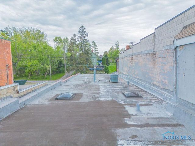 24163 Front Street, Grand Rapids, OH 43522