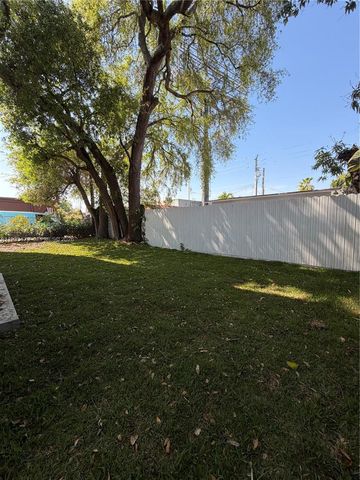 1629 NW 40th St, Miami, FL 33142