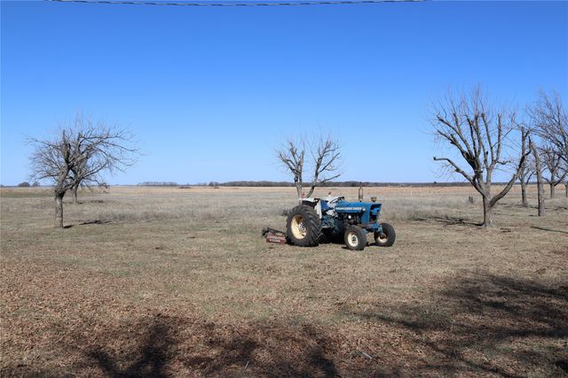 2553 Brixey Road, Henrietta, TX 76365