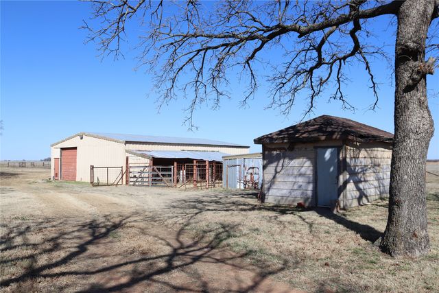 2553 Brixey Road, Henrietta, TX 76365