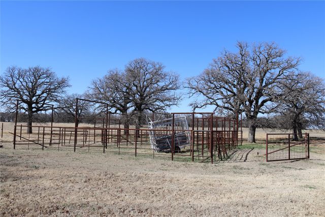 2553 Brixey Road, Henrietta, TX 76365