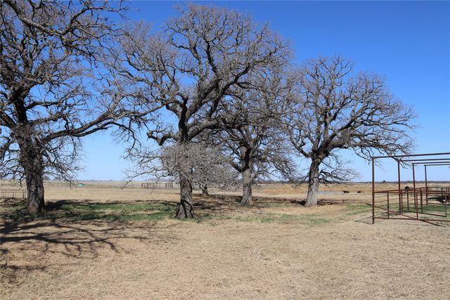 2553 Brixey Road, Henrietta, TX 76365