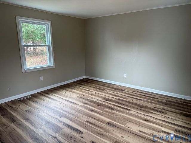 7945 Abilene Rd, Farmville, VA 23901