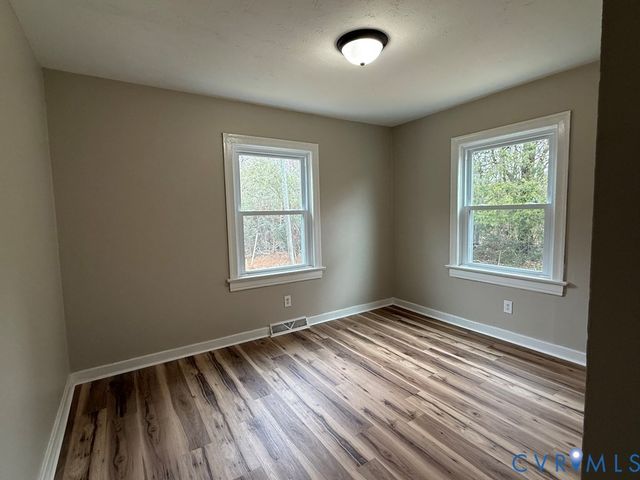 7945 Abilene Rd, Farmville, VA 23901