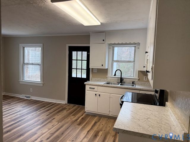 7945 Abilene Rd, Farmville, VA 23901