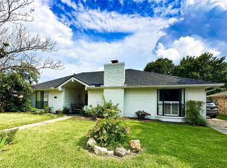 5117 Glenvalley Drive, La Porte, TX 77571
