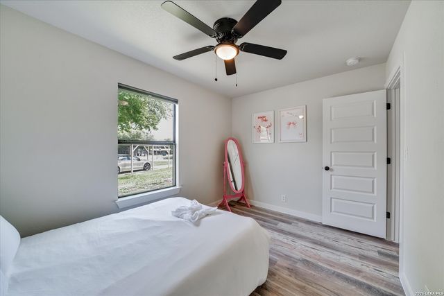 4806 Castle Brg, San Antonio, TX 78218