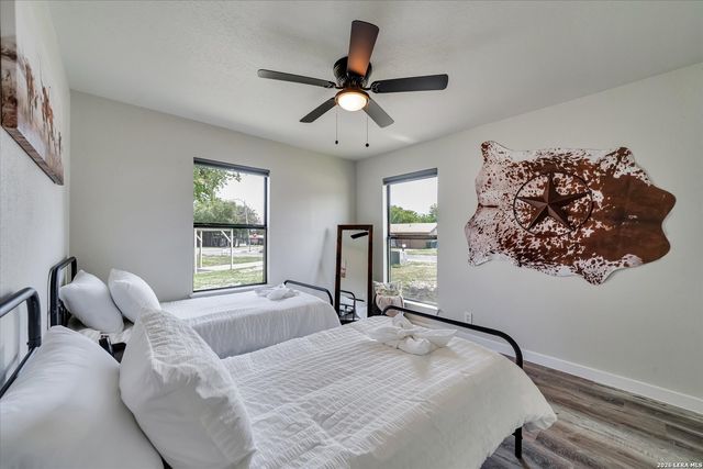4806 Castle Brg, San Antonio, TX 78218