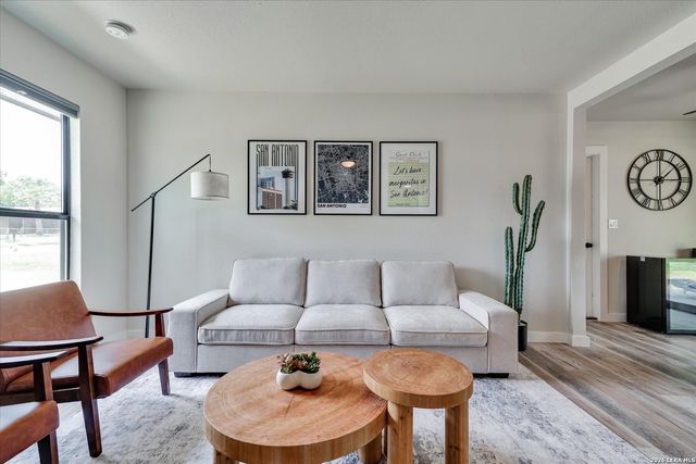 4806 Castle Brg, San Antonio, TX 78218