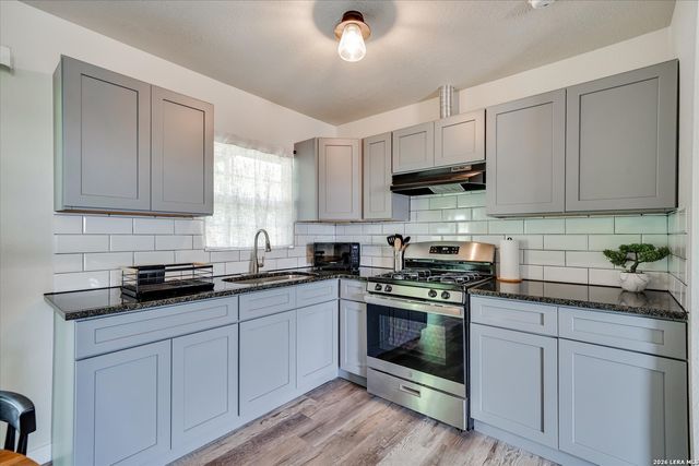 4806 Castle Brg, San Antonio, TX 78218