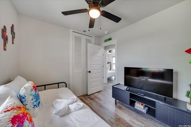 4806 Castle Brg, San Antonio, TX 78218