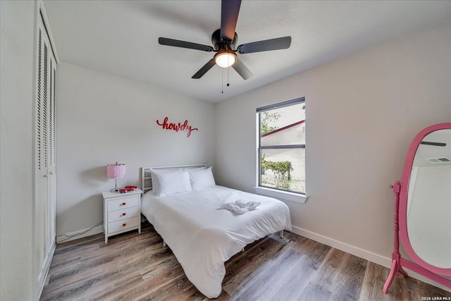 4806 Castle Brg, San Antonio, TX 78218