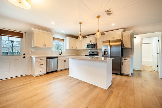 185 J Saunders Rd, Slocomb, AL 36375