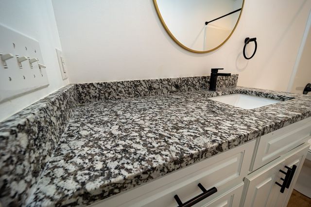 185 J Saunders Rd, Slocomb, AL 36375