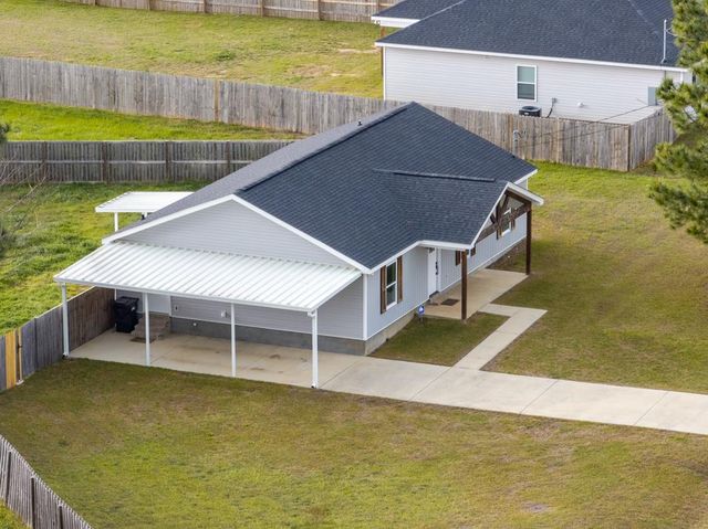 185 J Saunders Rd, Slocomb, AL 36375