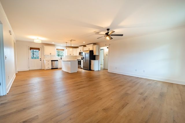 185 J Saunders Rd, Slocomb, AL 36375