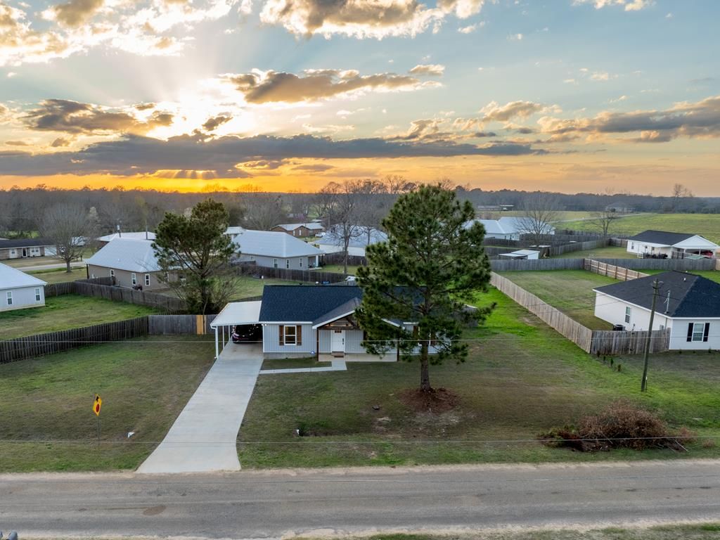 185 J Saunders Rd, Slocomb, AL 36375