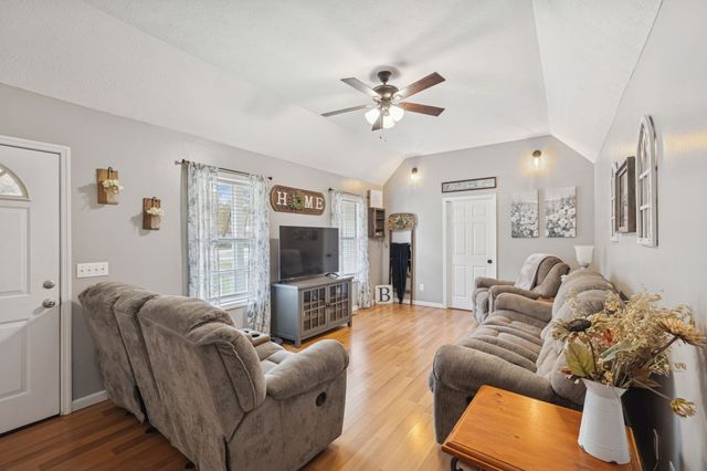 1904 Buffalo Rd, Hohenwald, TN 38462