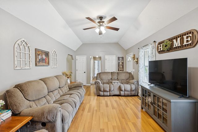 1904 Buffalo Rd, Hohenwald, TN 38462